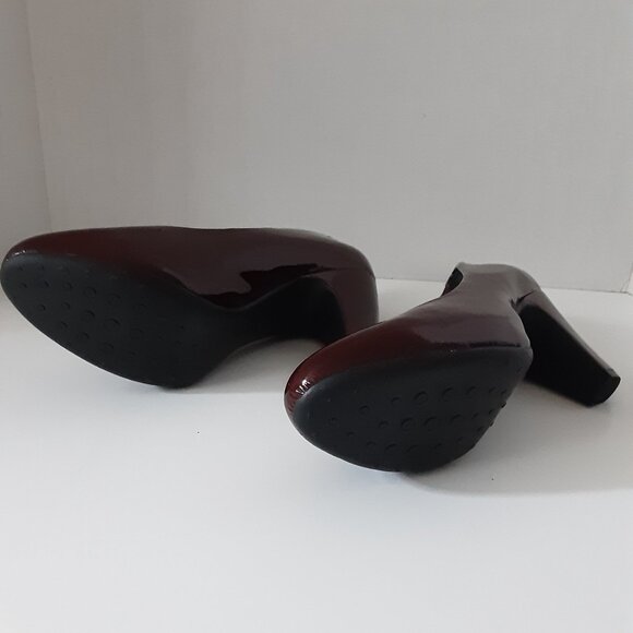 Easy Spirit Leather Pumps - Picture 3 of 3